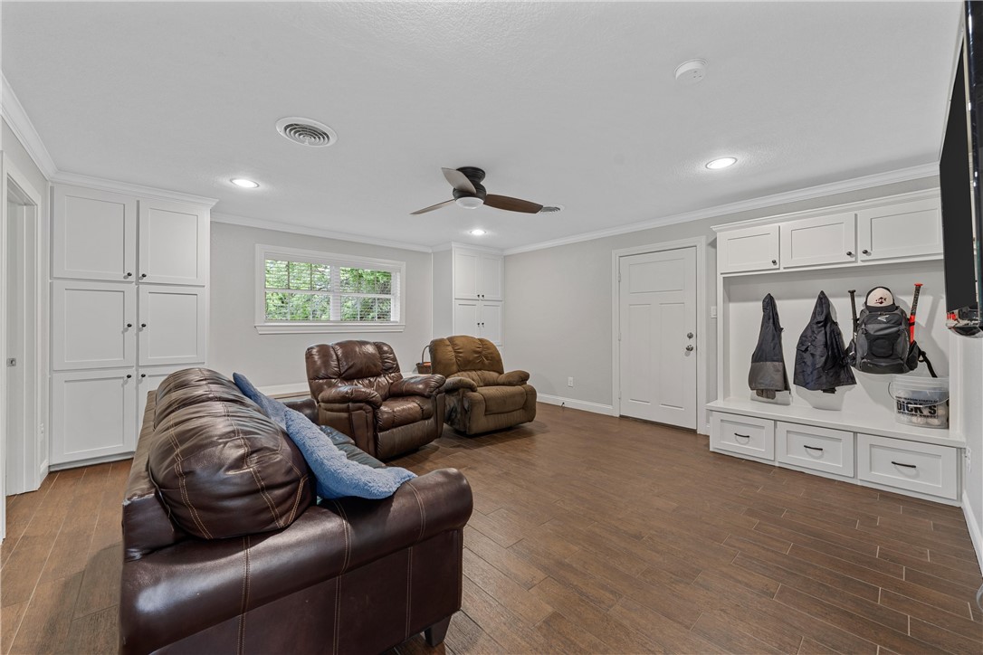 367 Broughton Drive, Woodway, Texas image 19