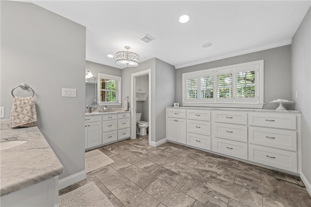 367 Broughton Drive, Woodway, Texas image 23