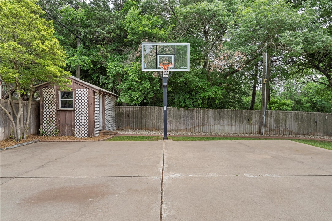 367 Broughton Drive, Woodway, Texas image 46