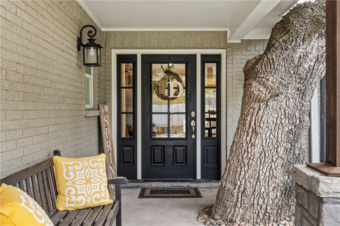 367 Broughton Drive, Woodway, Texas image 5