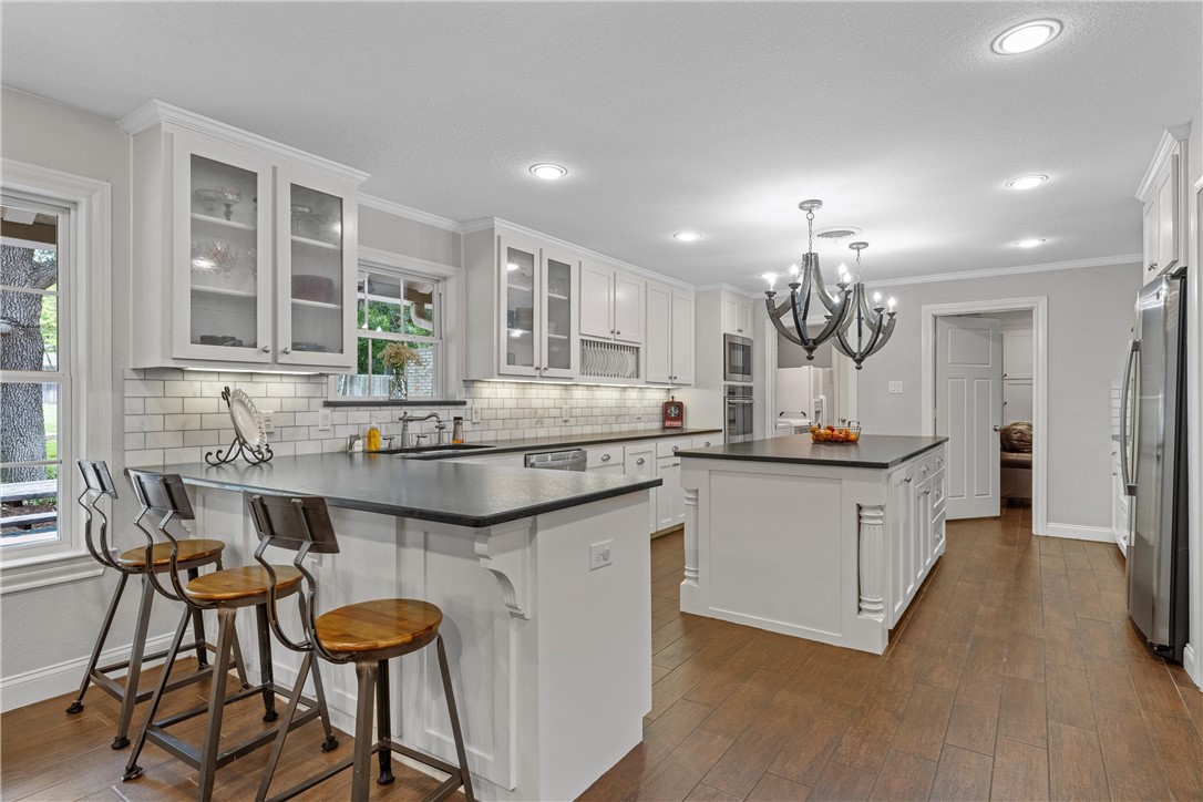 367 Broughton Drive, Woodway, Texas image 11