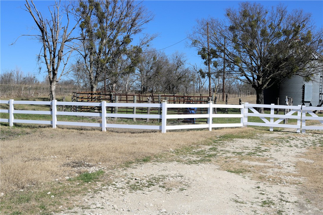 144 Cr 151, Riesel, Texas image 43