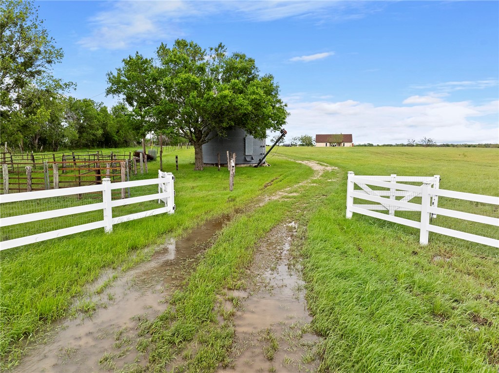 144 Cr 151, Riesel, Texas image 12