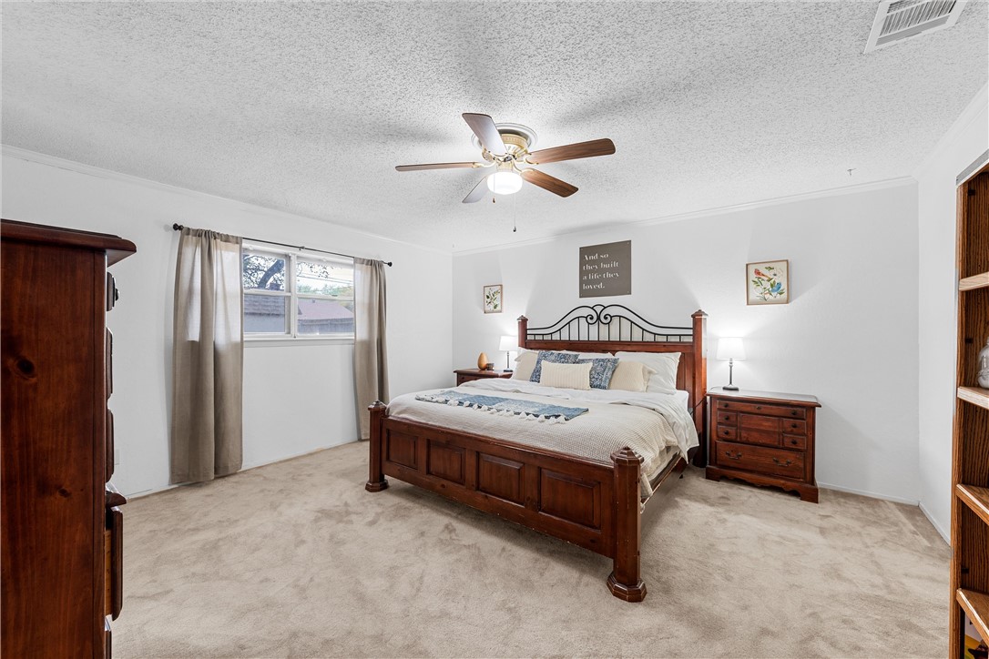 329 Cedarwood Lane, Hewitt, Texas image 18