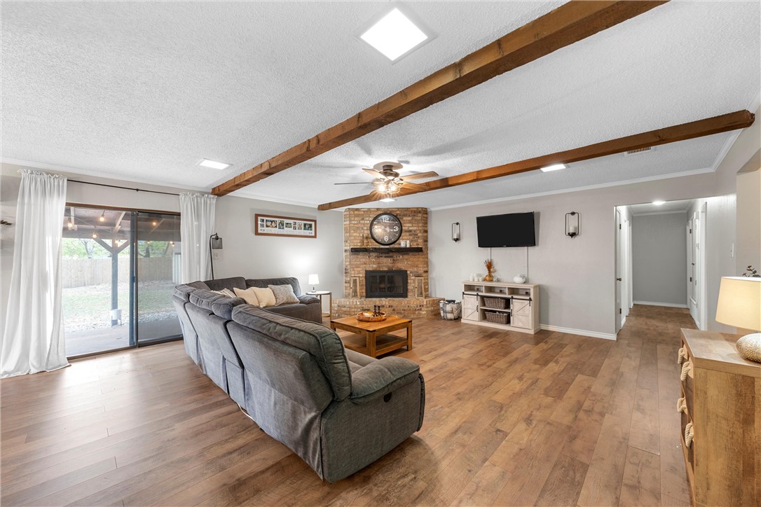 329 Cedarwood Lane, Hewitt, Texas image 10