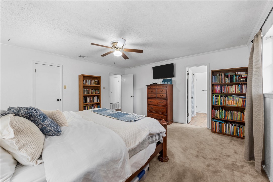 329 Cedarwood Lane, Hewitt, Texas image 19