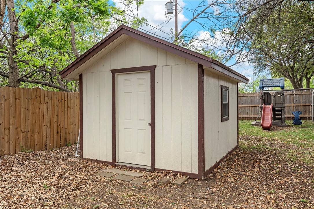 329 Cedarwood Lane, Hewitt, Texas image 30