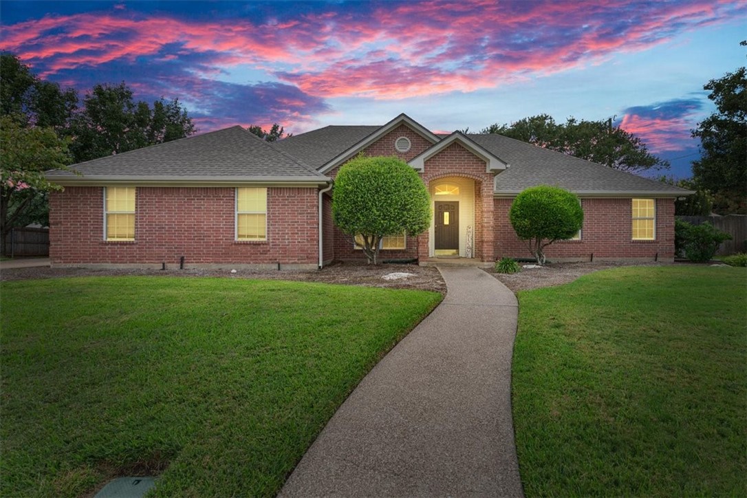 1205 Steamboat Drive, Hewitt, Texas image 1