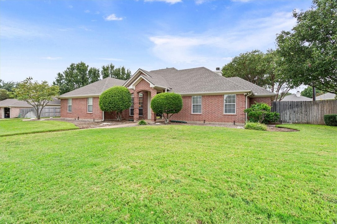 1205 Steamboat Drive, Hewitt, Texas image 4