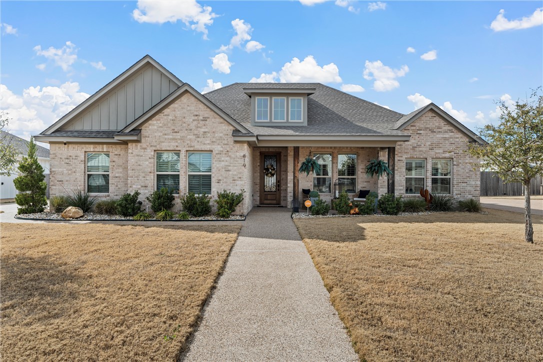 819 Gallant Fox Road, Hewitt, Texas image 1