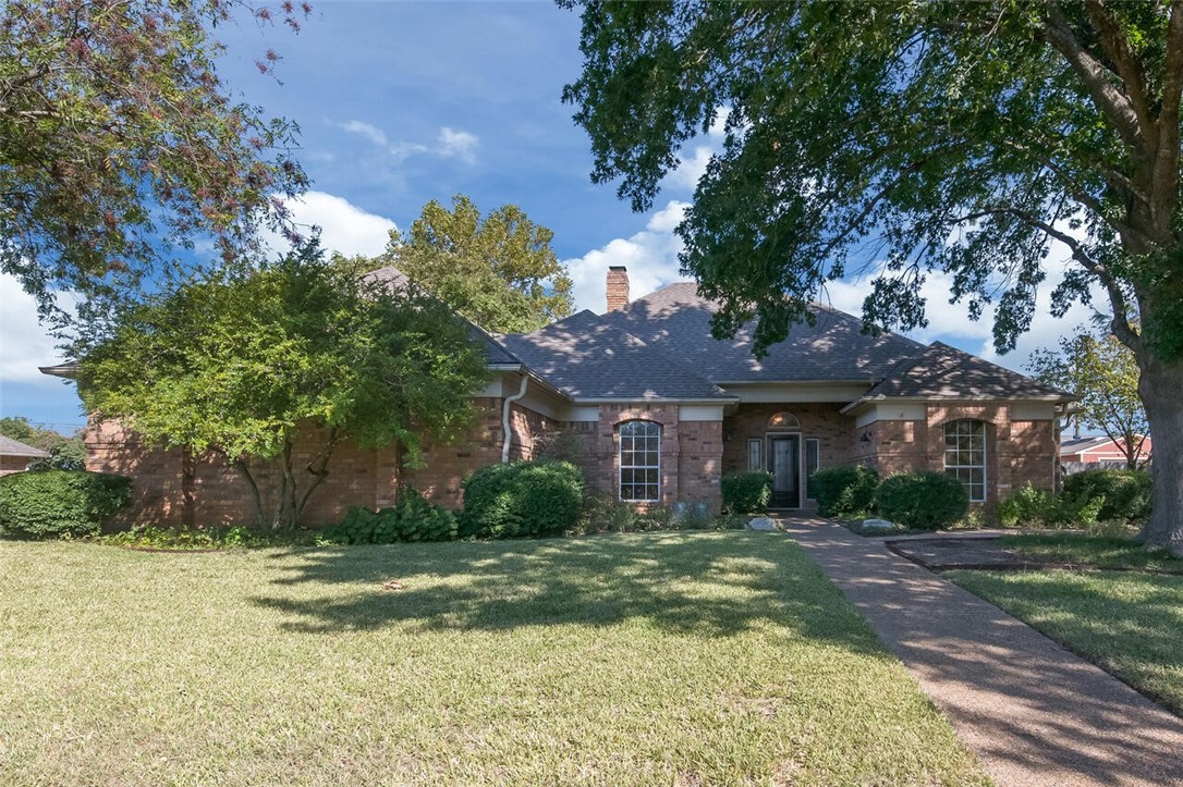 328 Bluebonnet Circle, McGregor, Texas image 1