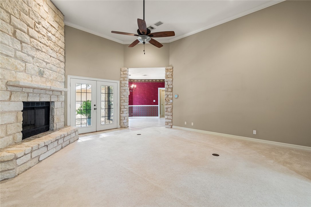 1095 Autumn Oaks Circle, China Spring, Texas image 17