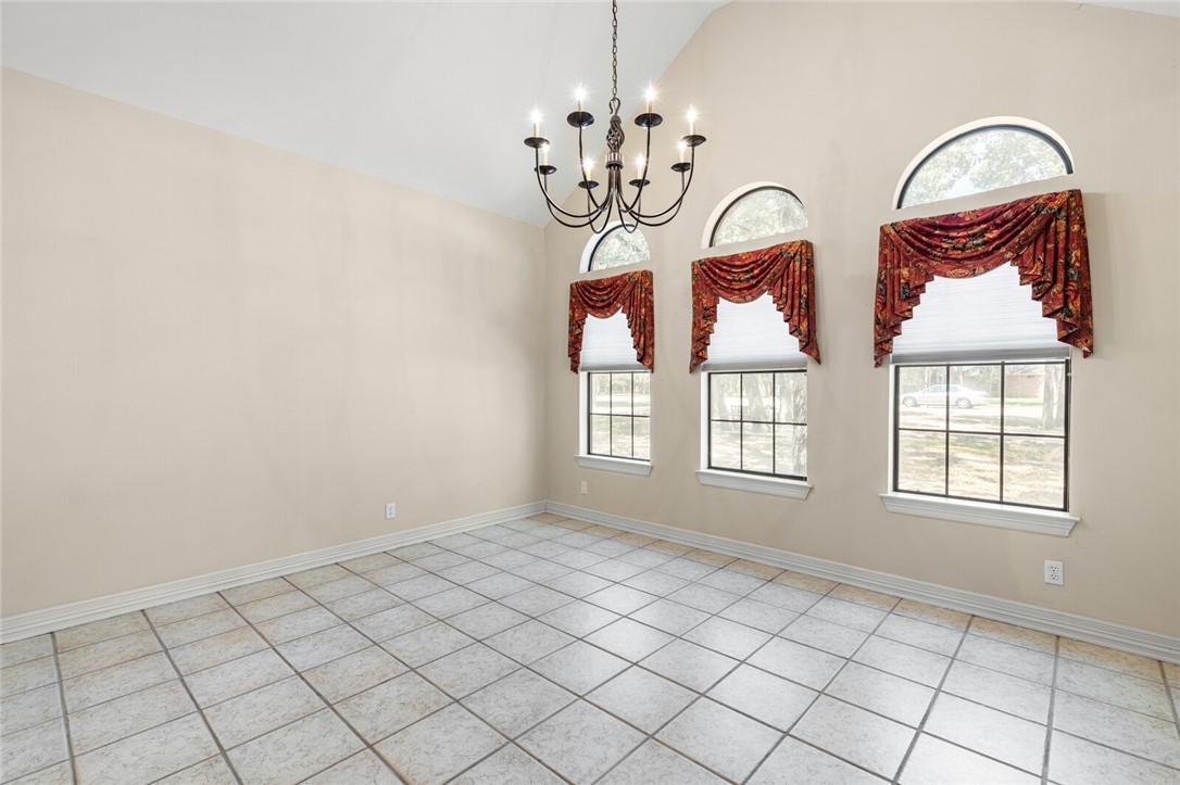 1095 Autumn Oaks Circle, China Spring, Texas image 13