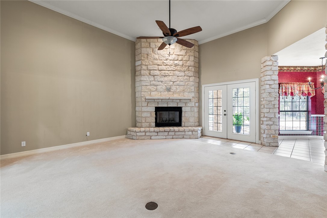 1095 Autumn Oaks Circle, China Spring, Texas image 20