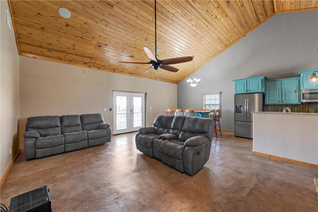 5730 Leroy Parkway, West, Texas image 4