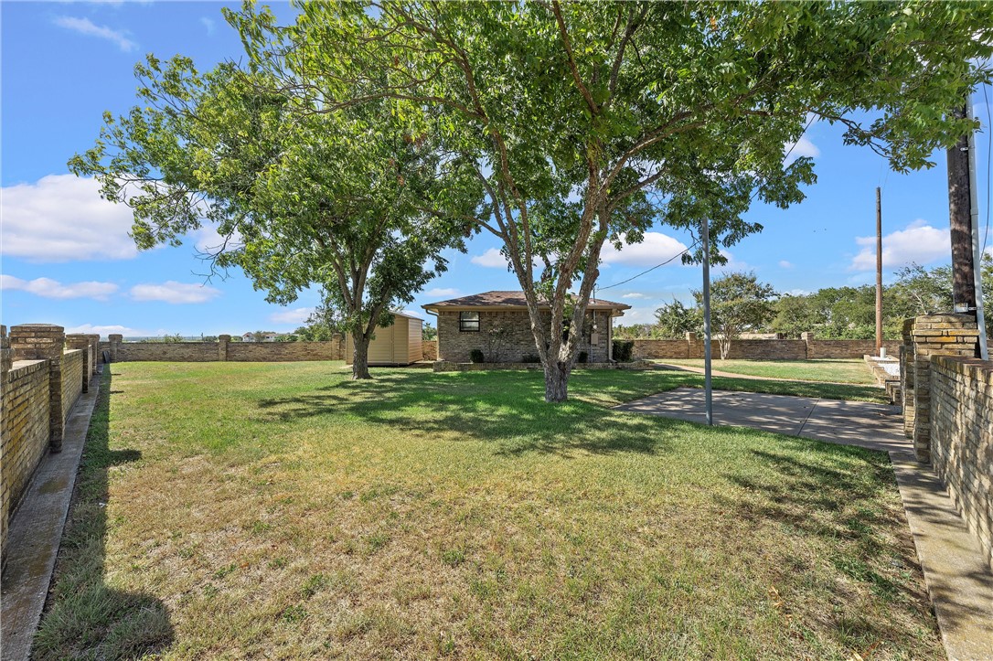 1505 Jane Lane, West, Texas image 36