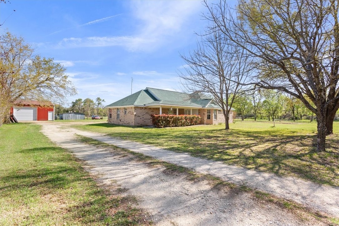 437 Lcr 664, Kosse, Texas image 4