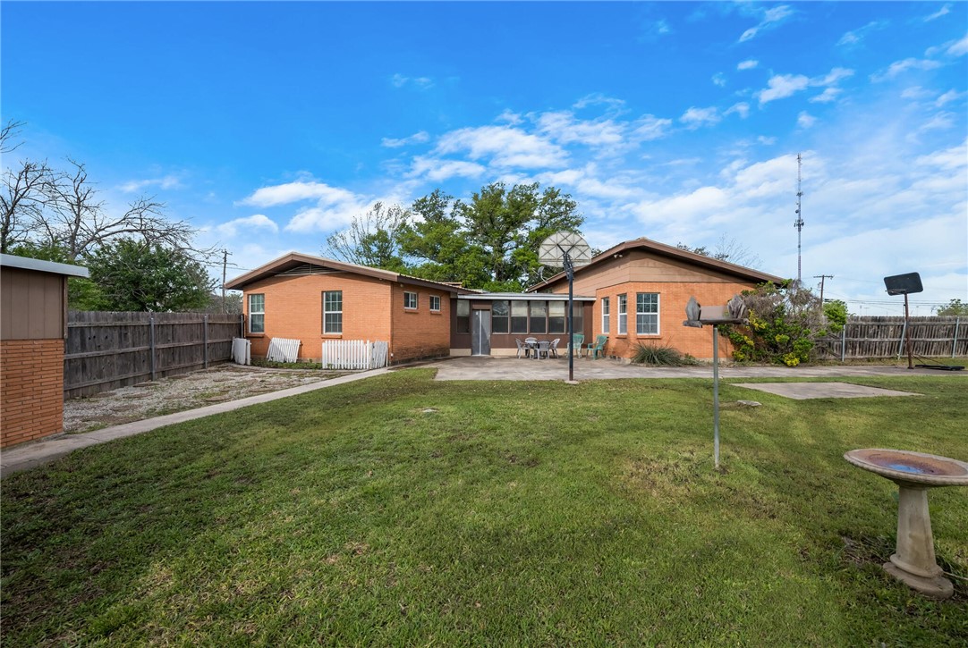 611 N Avenue Q Street, Clifton, Texas image 33