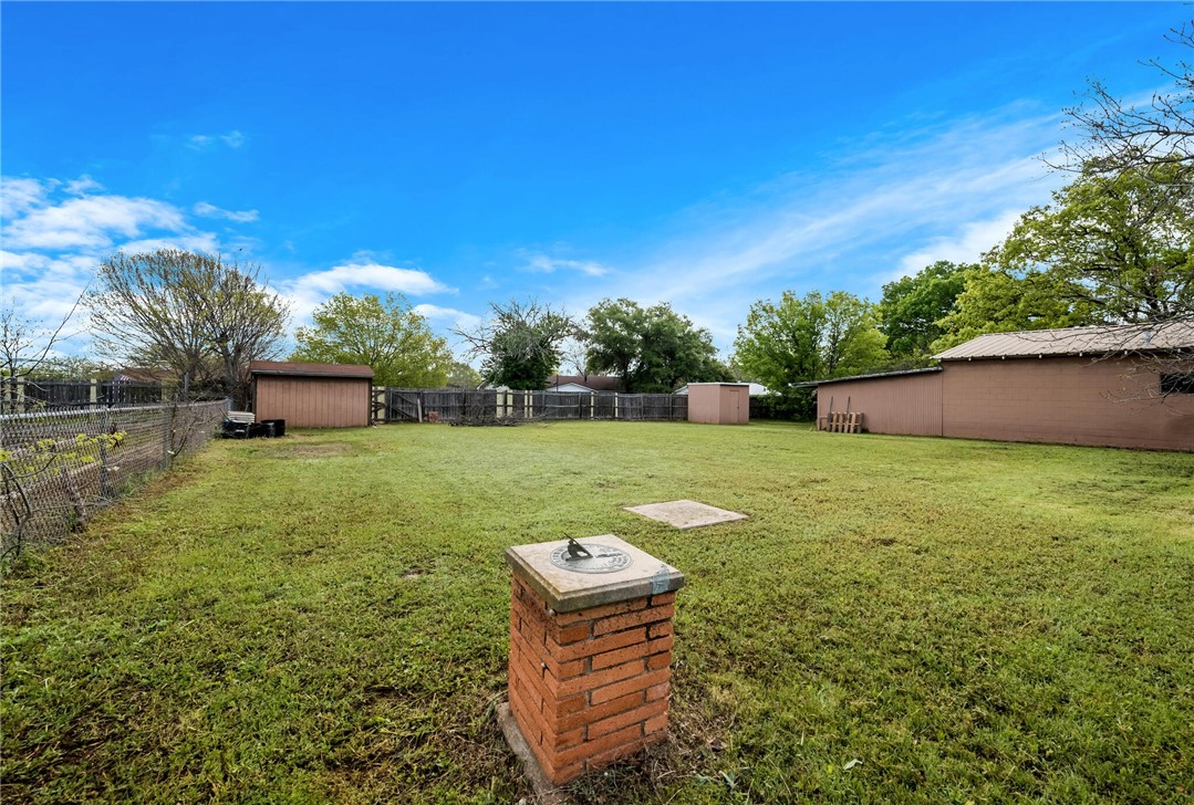 611 N Avenue Q Street, Clifton, Texas image 36