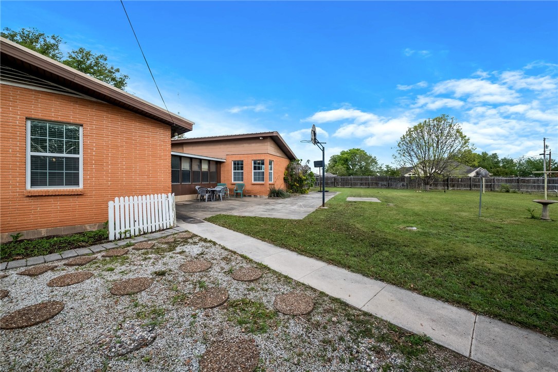 611 N Avenue Q Street, Clifton, Texas image 31