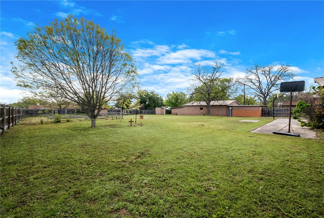 611 N Avenue Q Street, Clifton, Texas image 35