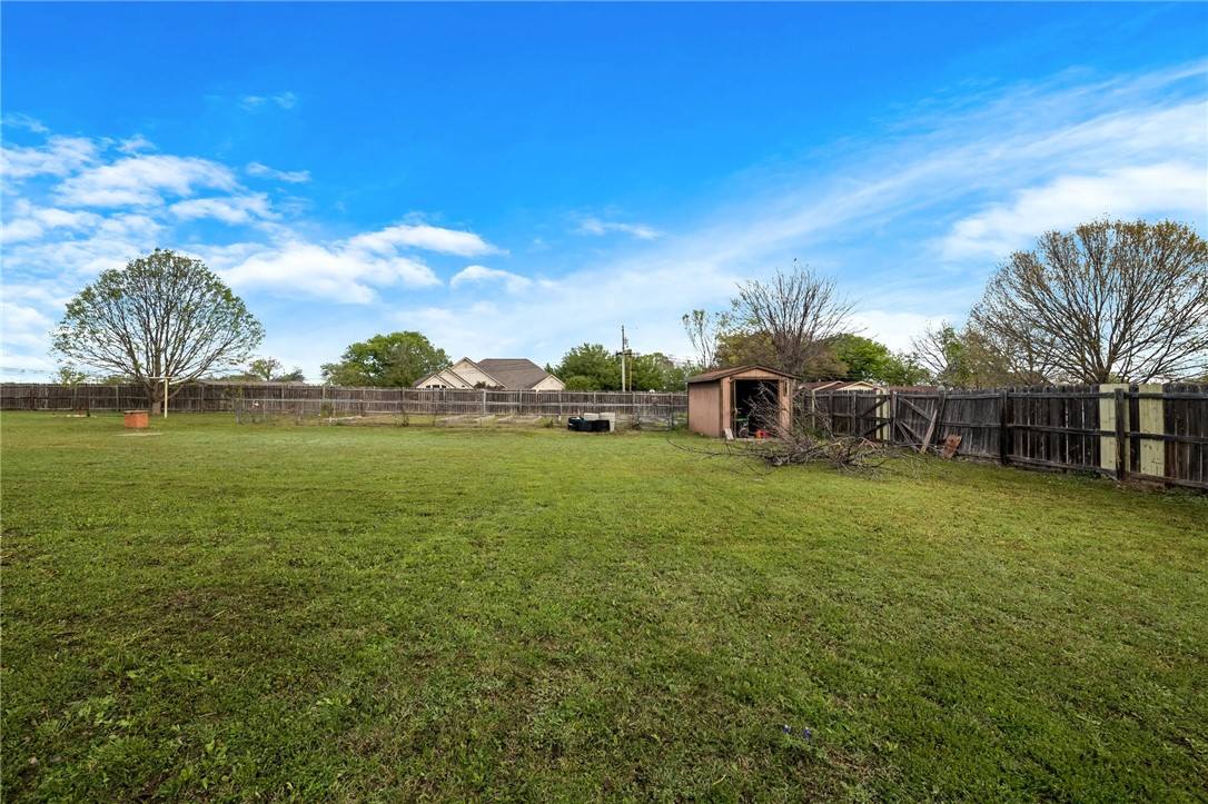 611 N Avenue Q Street, Clifton, Texas image 38