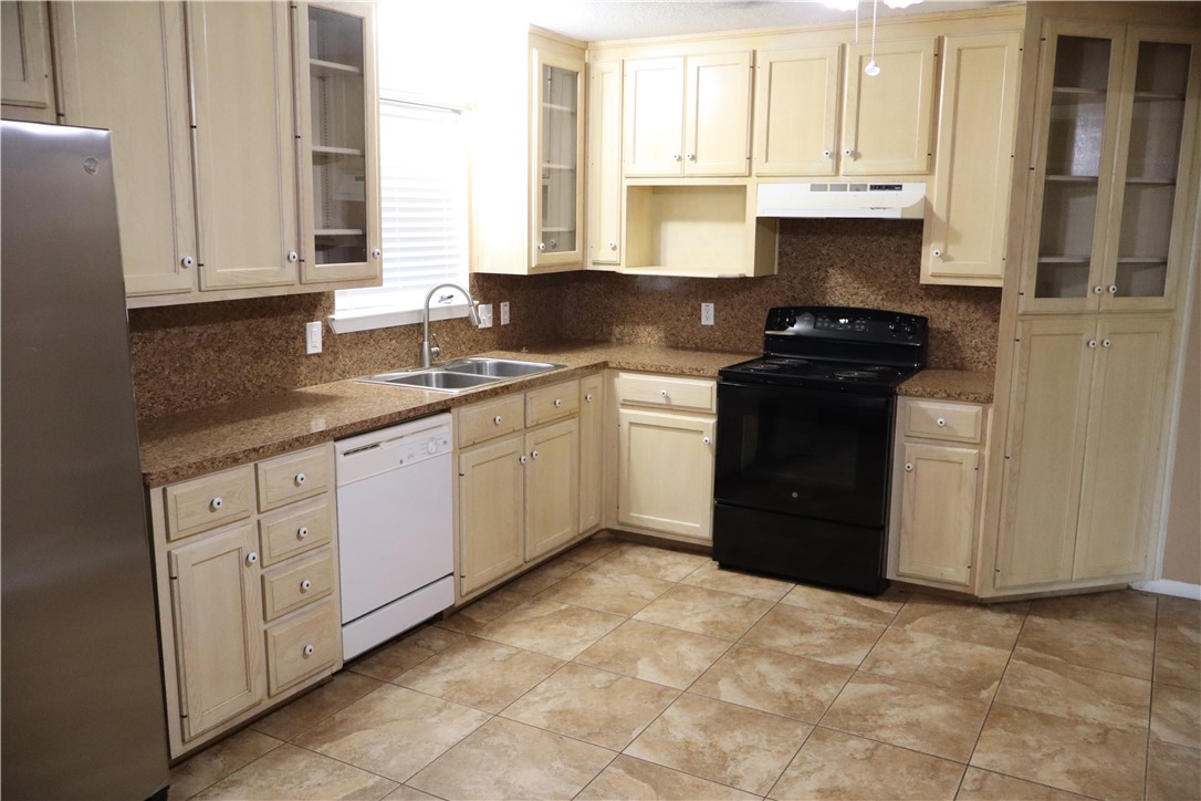 326 Cr 3590, China Spring, Texas image 48