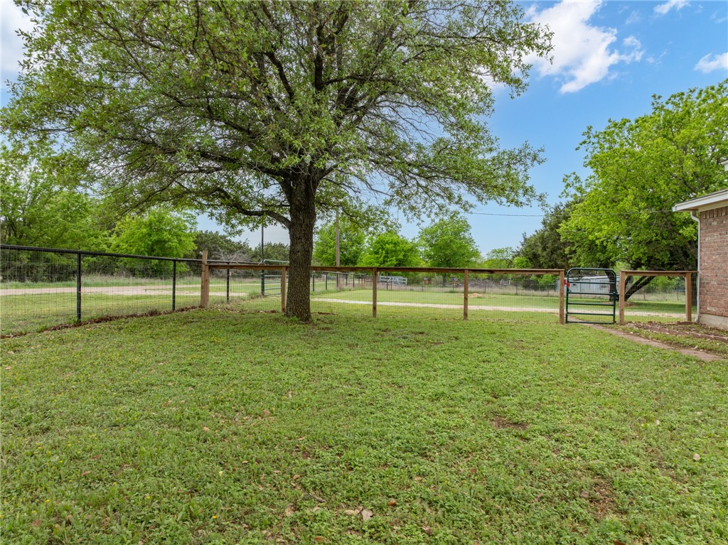 326 Cr 3590, China Spring, Texas image 17