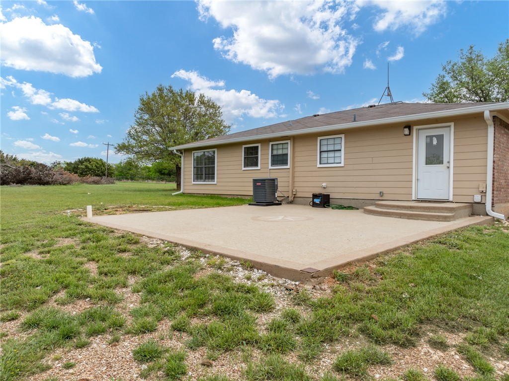 326 Cr 3590, China Spring, Texas image 7