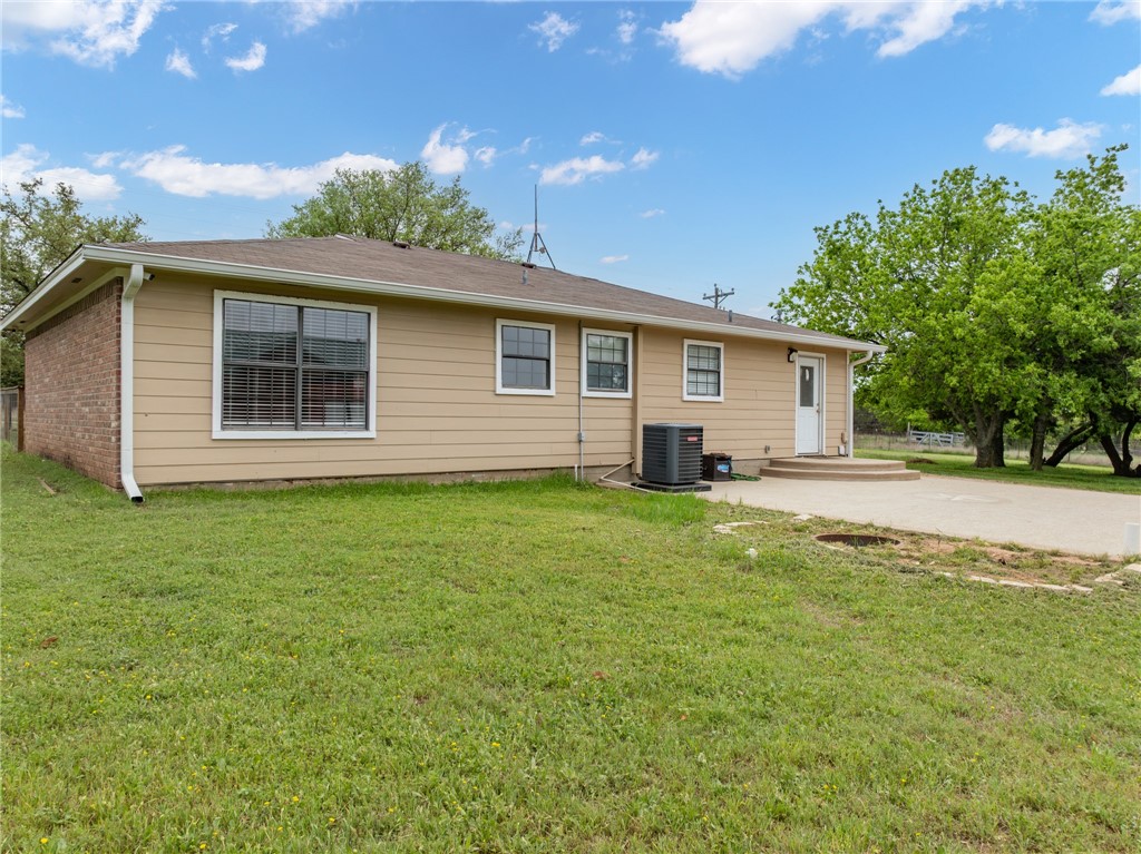 326 Cr 3590, China Spring, Texas image 6