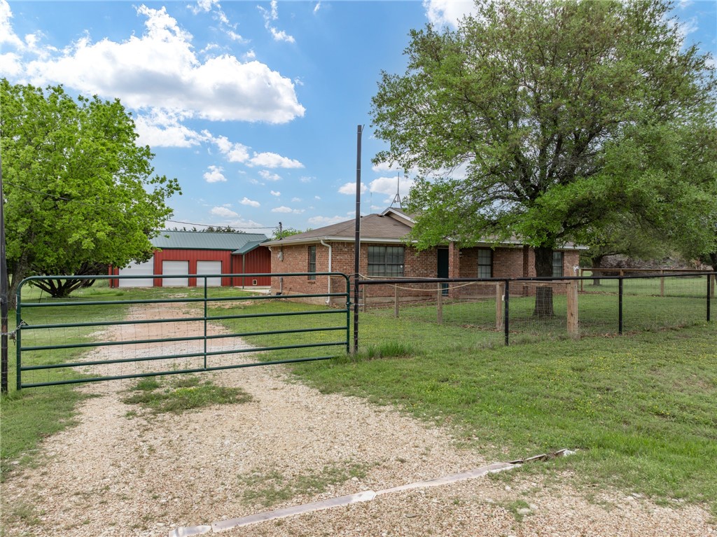326 Cr 3590, China Spring, Texas image 16