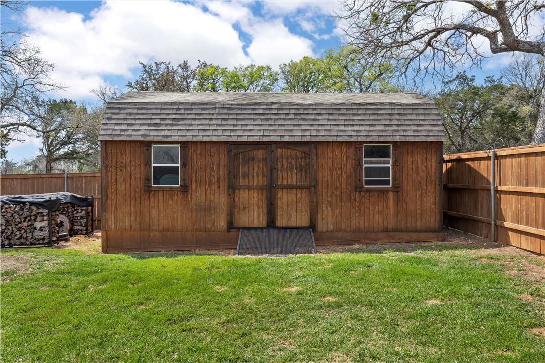 100 Twisted Oak Lane, Crawford, Texas image 35