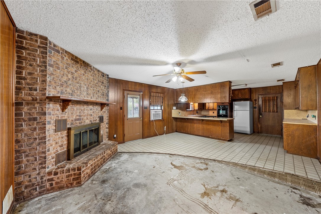 900 E Avenue A Avenue, Rosebud, Texas image 4