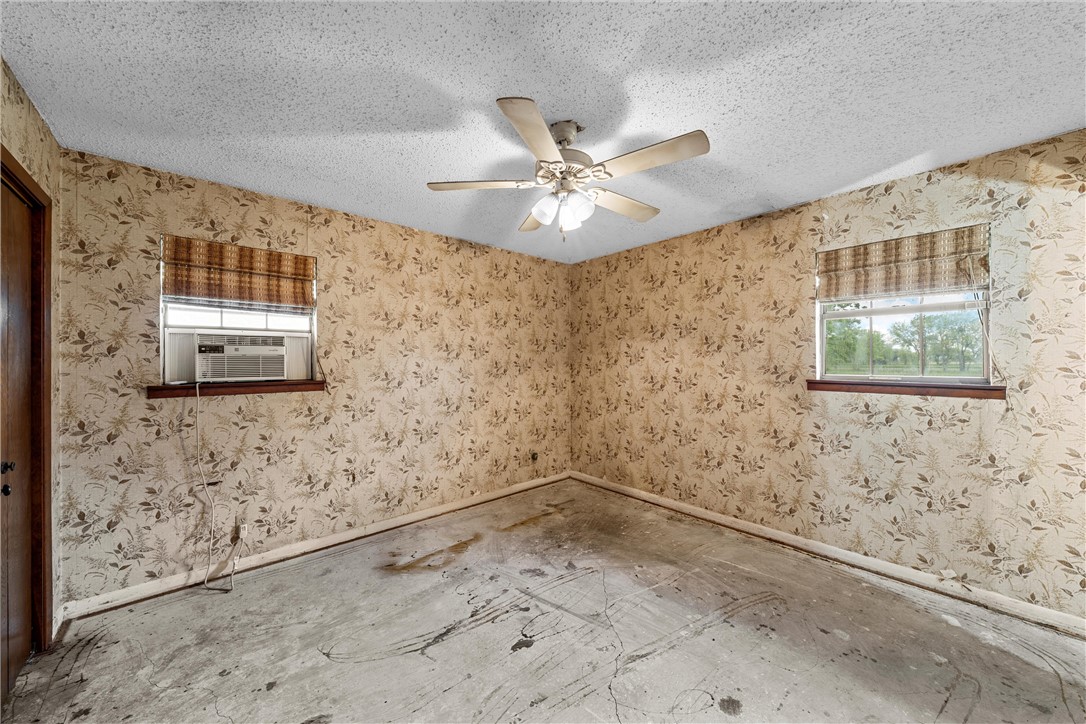 900 E Avenue A Avenue, Rosebud, Texas image 7