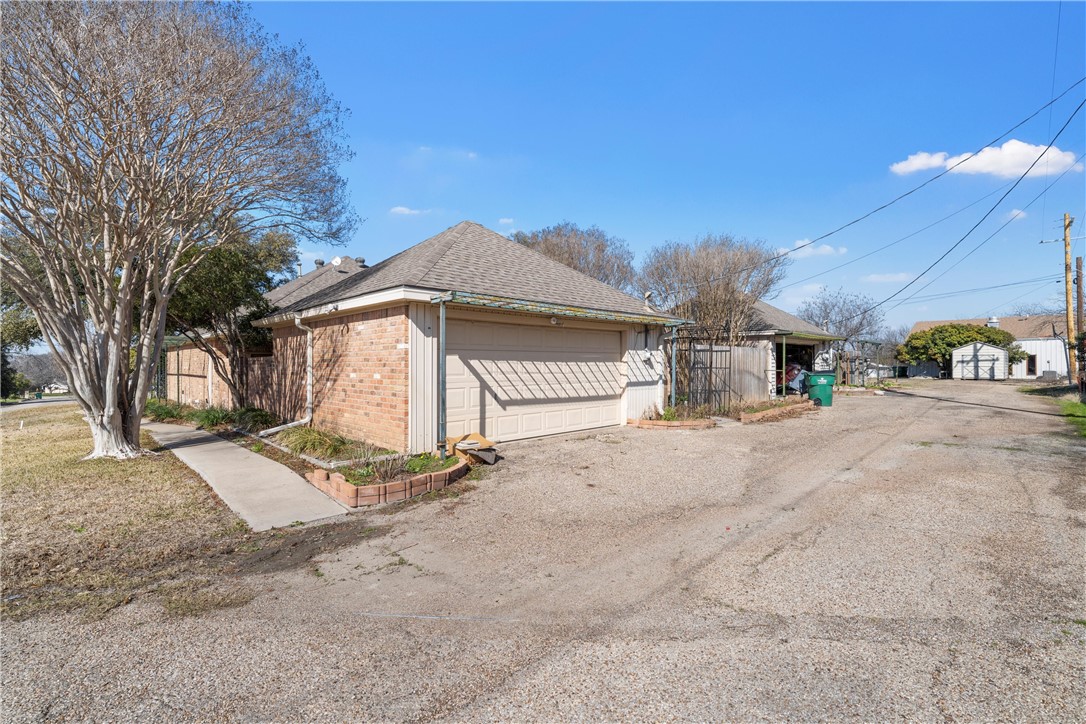 1920 W 3rd Street, Clifton, Texas image 32