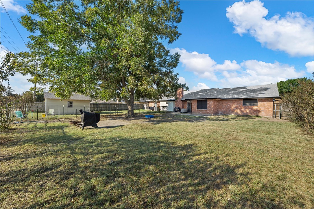 1410 Lorene Lane, Marlin, Texas image 32