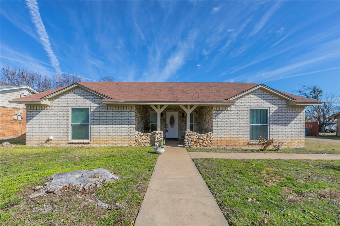 112 Bowie Lane, Hewitt, Texas image 1