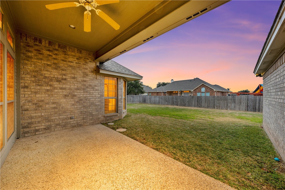 302 Ranchgate Trail, McGregor, Texas image 24