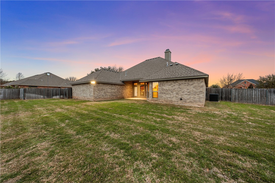 302 Ranchgate Trail, McGregor, Texas image 25