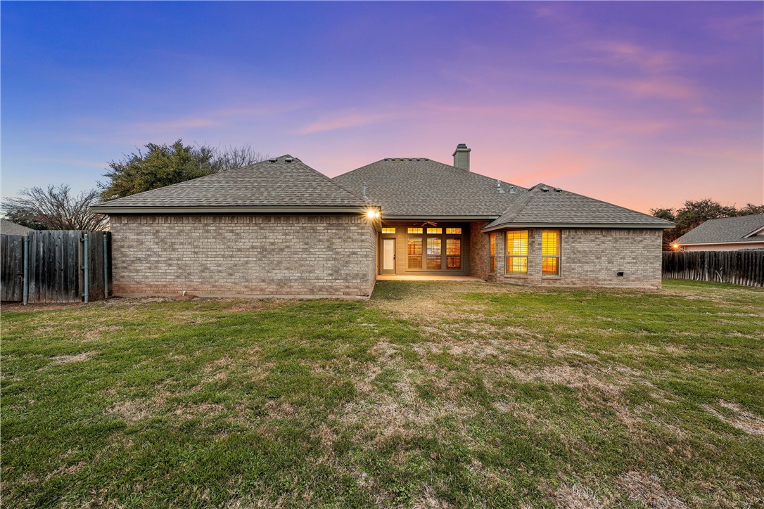 302 Ranchgate Trail, McGregor, Texas image 26