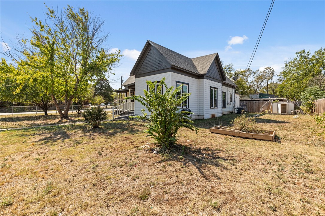 328 Taft Street, McGregor, Texas image 3