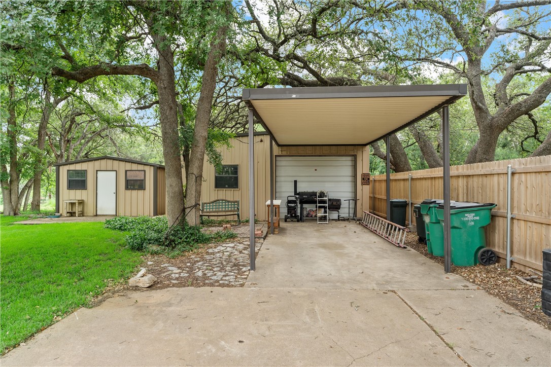 3217 Pioneer Circle, Woodway, Texas image 31