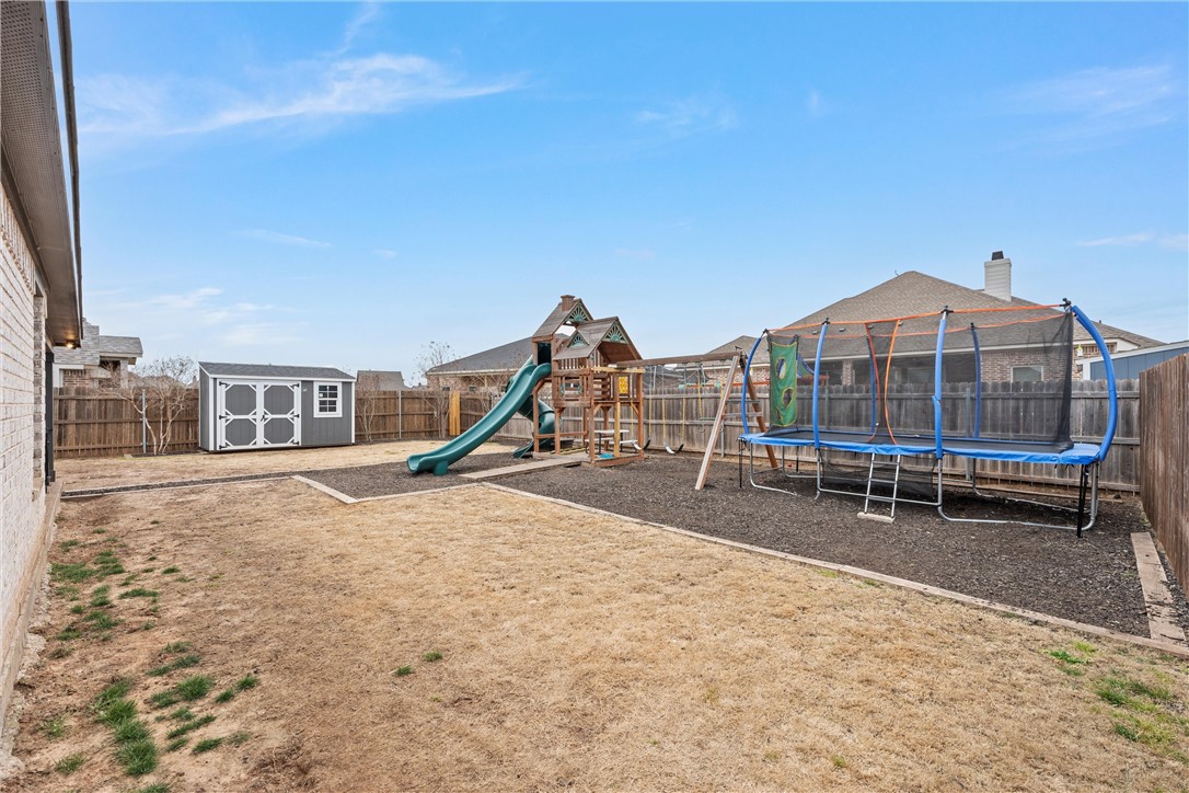 904 Edinburgh Drive, McGregor, Texas image 37