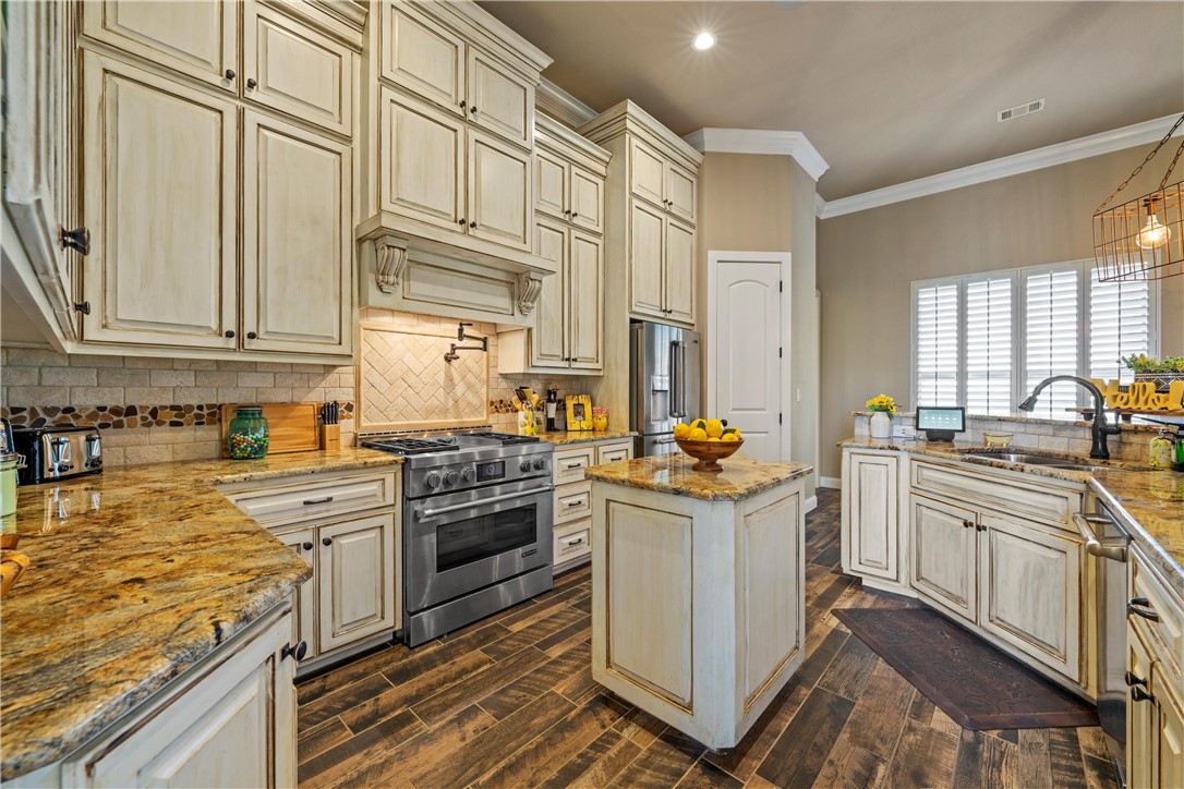 1901 Rosenthal Parkway, Lorena, Texas image 5