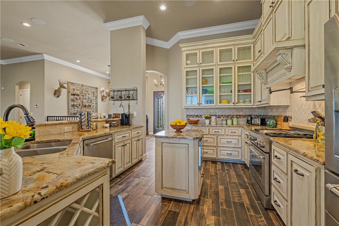 1901 Rosenthal Parkway, Lorena, Texas image 4