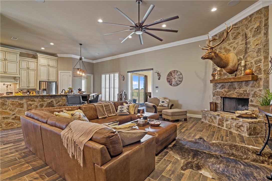 1901 Rosenthal Parkway, Lorena, Texas image 14