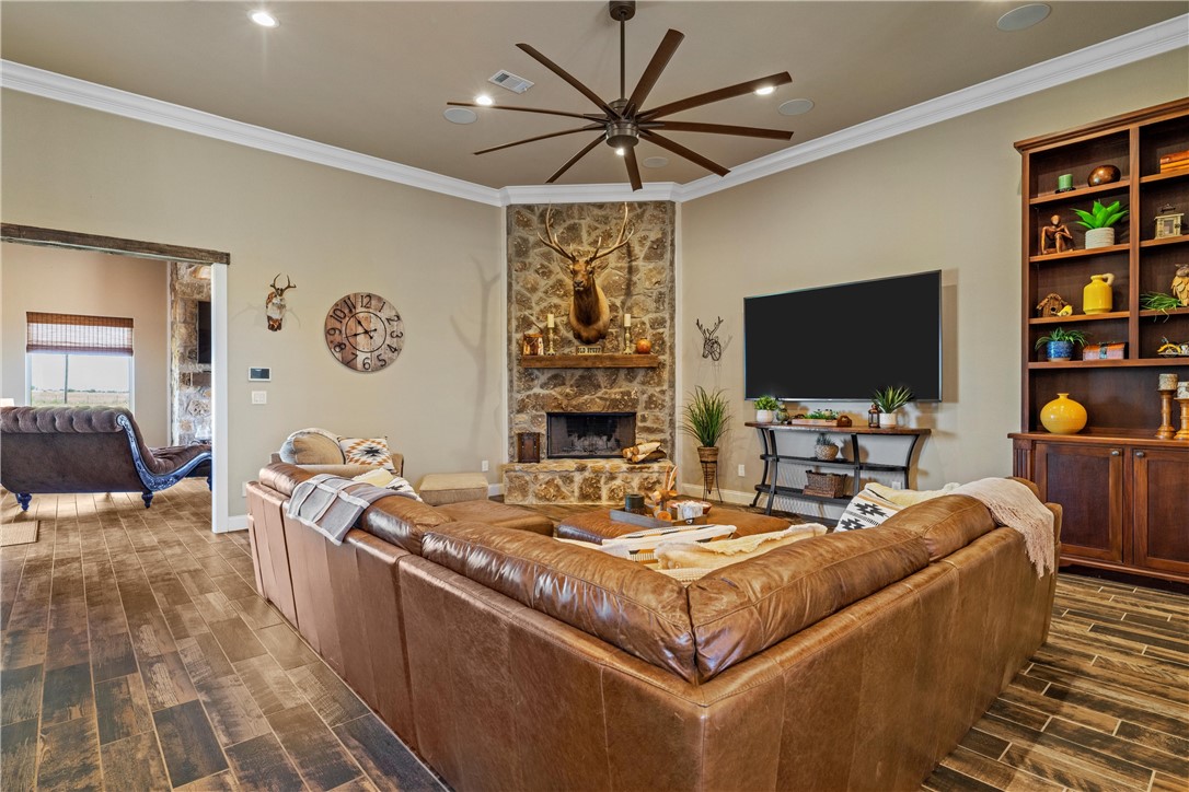 1901 Rosenthal Parkway, Lorena, Texas image 12