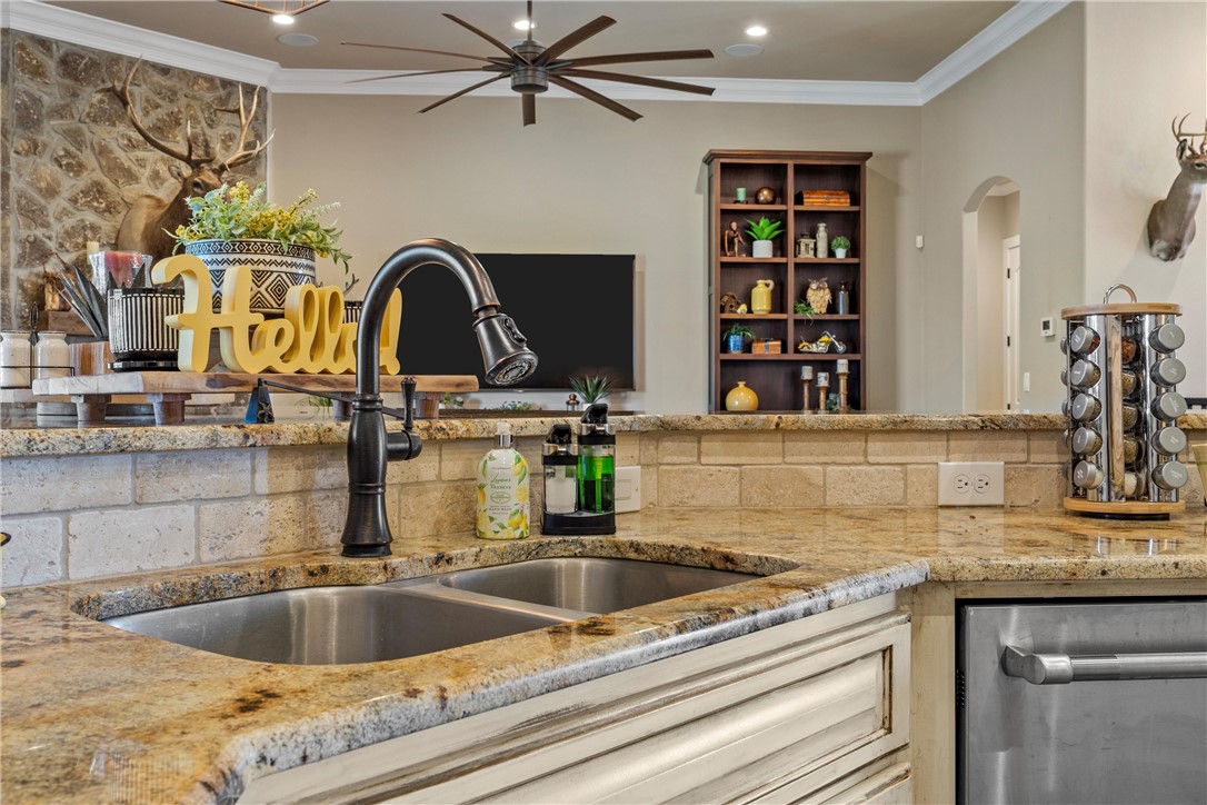 1901 Rosenthal Parkway, Lorena, Texas image 6