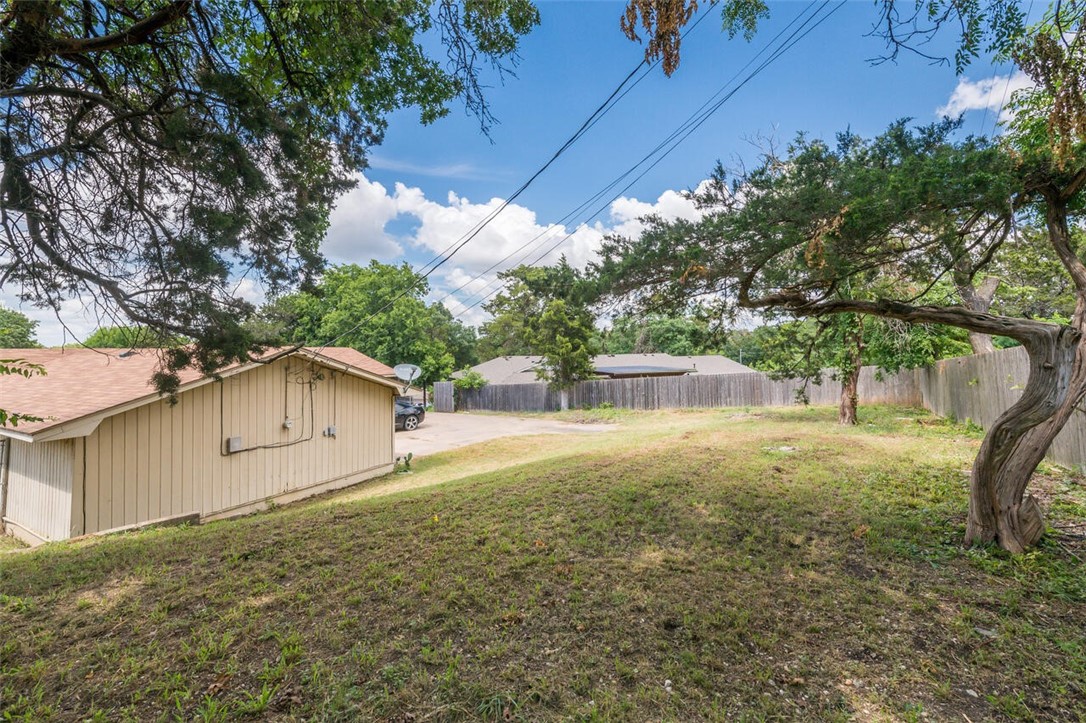 508 Mountain Lake Drive, Woodway, Texas image 3