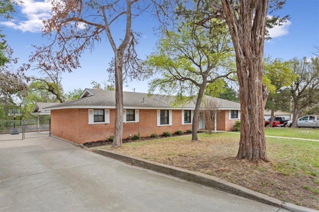 409 Wooded Crest Drive, Woodway, Texas image 29